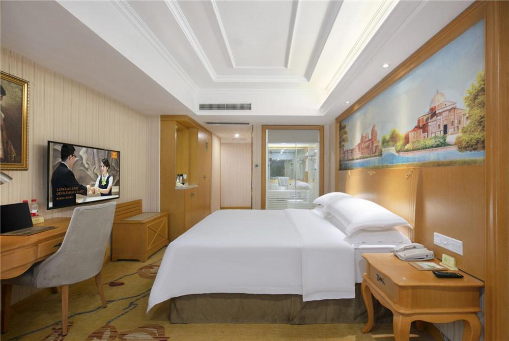 Vienna Hotel Zhengzhou Zhongyuan Futa エクステリア 写真