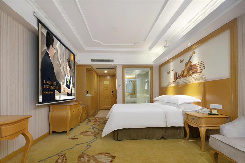 Vienna Hotel Zhengzhou Zhongyuan Futa エクステリア 写真