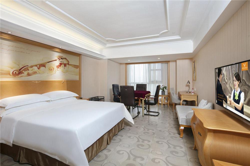 Vienna Hotel Zhengzhou Zhongyuan Futa エクステリア 写真