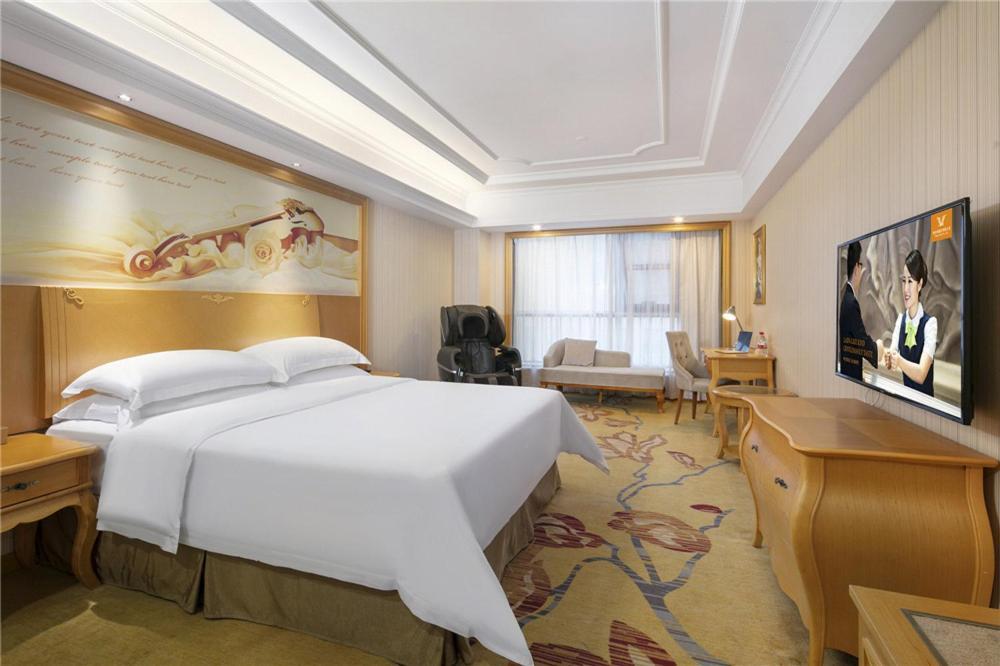 Vienna Hotel Zhengzhou Zhongyuan Futa エクステリア 写真