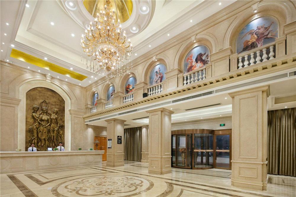 Vienna Hotel Zhengzhou Zhongyuan Futa エクステリア 写真