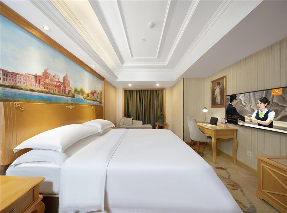 Vienna Hotel Zhengzhou Zhongyuan Futa エクステリア 写真