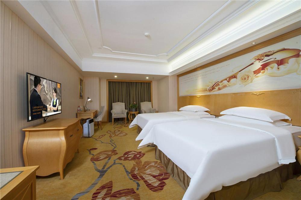 Vienna Hotel Zhengzhou Zhongyuan Futa エクステリア 写真
